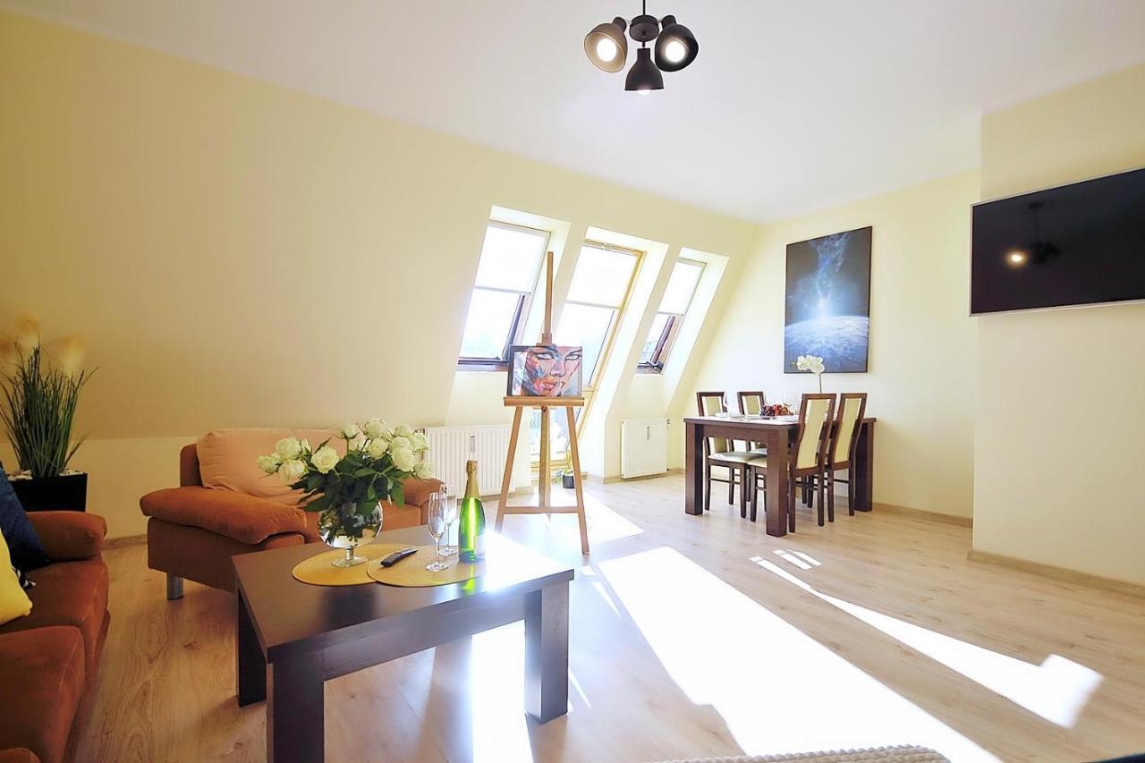 50 M Do Plazy Thobruk Apartamenty Piekna Dama Z Kolobrzegu 外观 照片